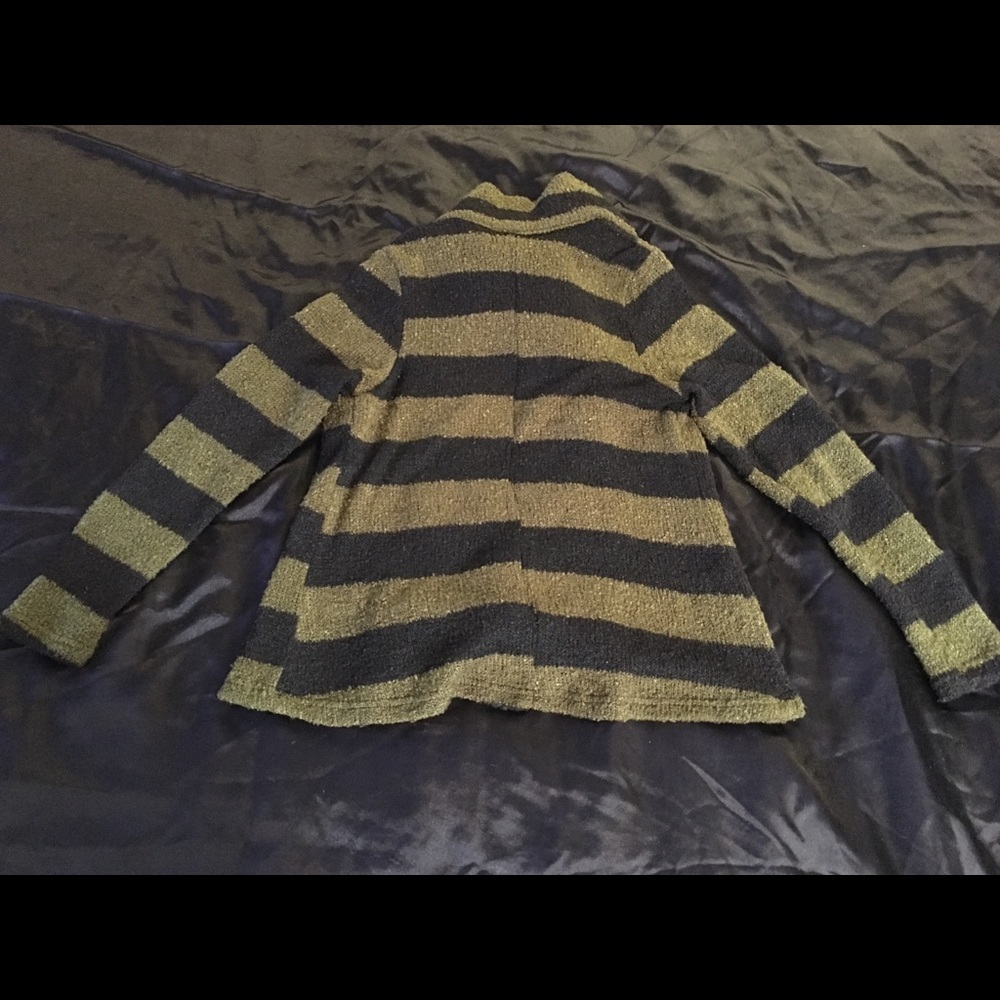 Cardigan - Picture 2 of 2